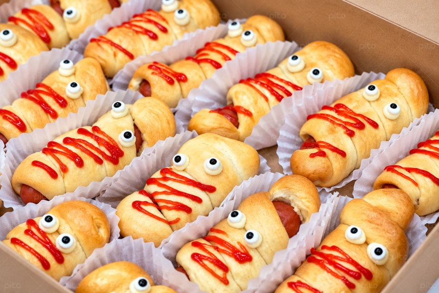 Box 30 Bánh Hotdog Halloween
