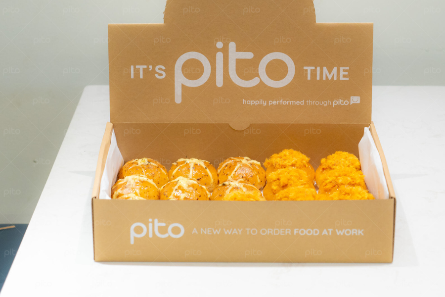 Box bánh mì bơ tỏi và bánh mì chà bông 3