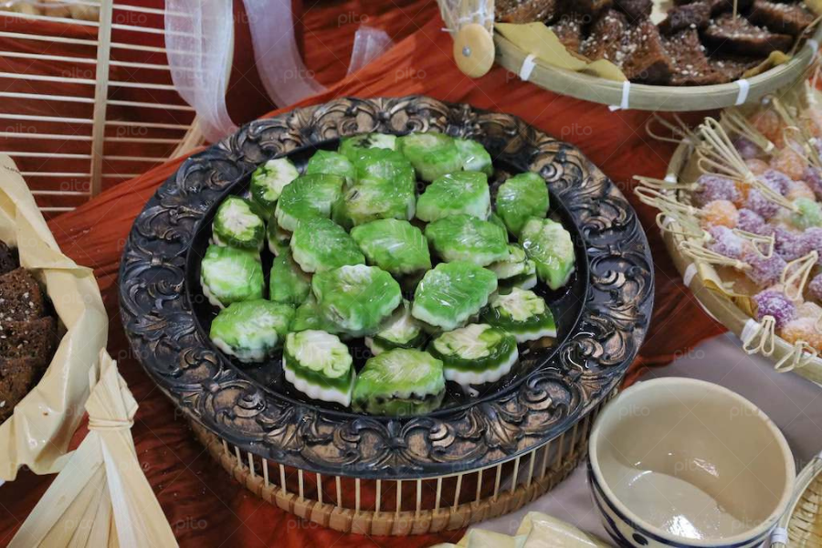Tiệc  Tea Break Bánh Quê Trang Trí Mẹt Tre 5