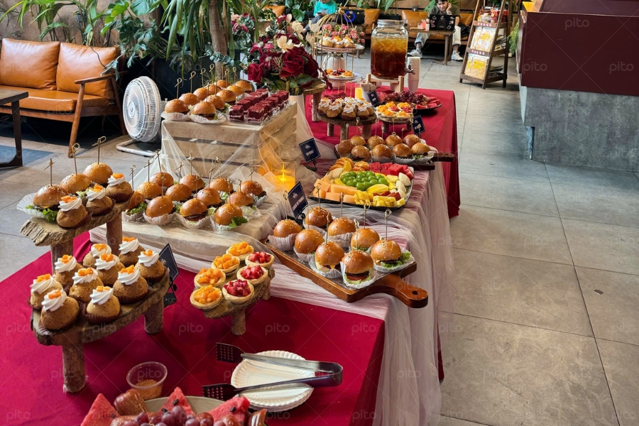 Tiệc Tea Break Decor Tone Đỏ 3