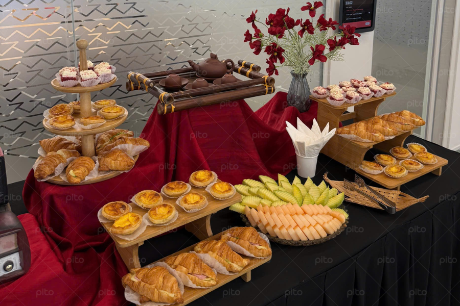 Tiệc Tea Break Bánh Quê  Decor Tone Đỏ 3