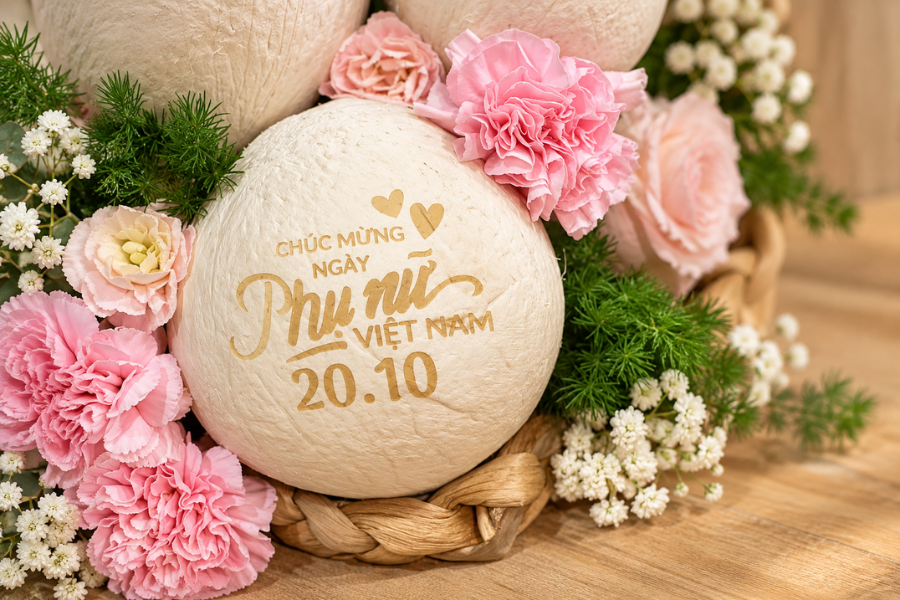Dừa Trọc Khắc Thông Điệp 20/10